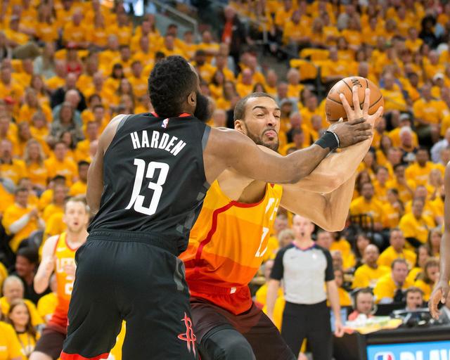 九游体育官网窗口期波特兰开拓者调整名单以备全明星赛；主帅复盘环节打磨；管理层满意；身体对抗强度拉满的简单介绍