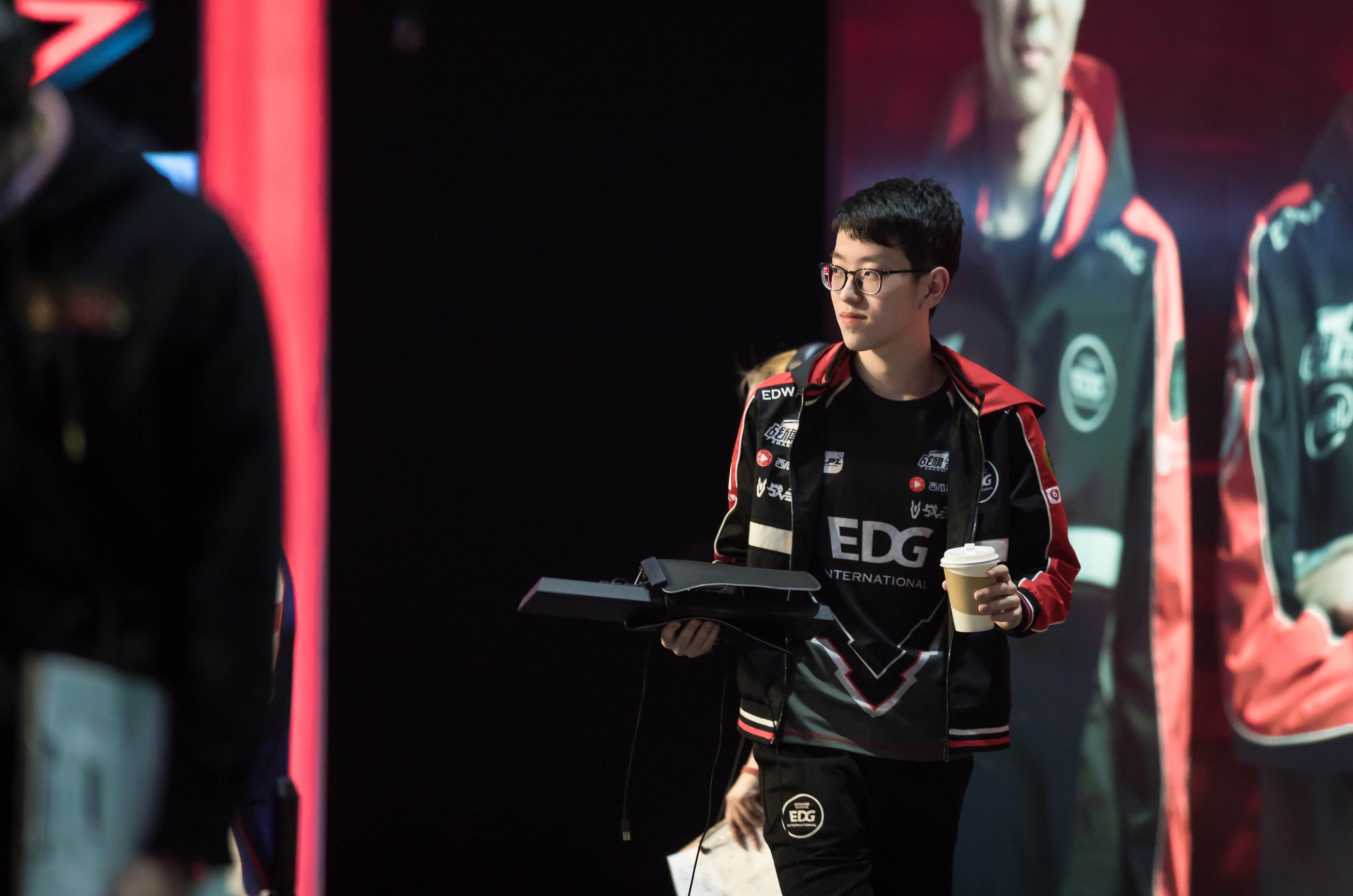 九游体育app关于Scout在C9比赛中回归赛场凯恩连续三场比赛得分超过挺进下一轮，JackeyLove在法国队比赛中败北看傻球迷的信息